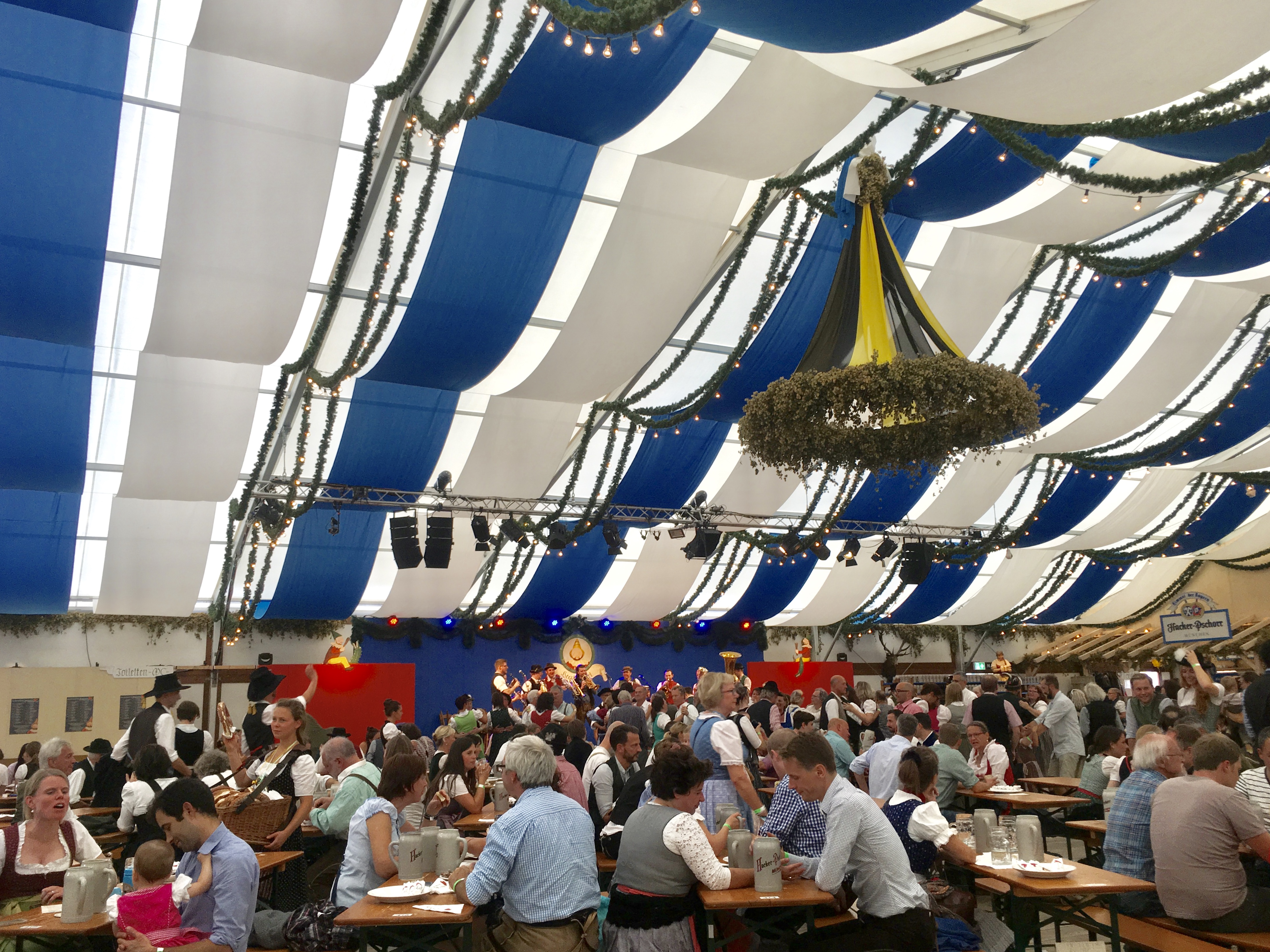 carmen tom oktoberfest 